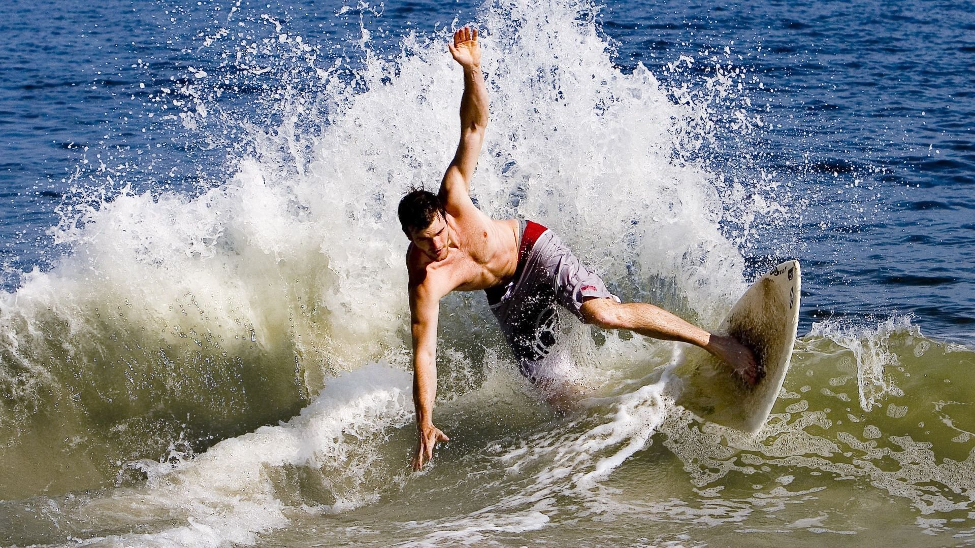 乐鱼体育线上-巴基斯坦投球表现回升，防守明显改进，巴基斯坦fwo